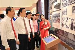 Dâng hương tưởng niệm 117 năm Ngày sinh đồng chí Hoàng Quốc Việt