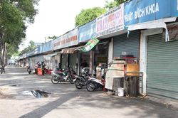 Không gian sinh hoạt của người dân bị cắt xén - Bài 3: Phải hoàn trả nơi vui chơi, thư giãn cho người dân