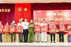 Lắng nghe ý kiến nhân dân để phục vụ tốt hơn