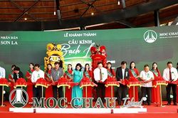 Khánh thành cầu kính đi bộ dài nhất thế giới ở Mộc Châu