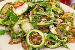 Loại quả đắng ngắt, mọc dại bên đường được người Tây Nguyên nấu thành đặc sản