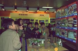Mở tour để giáo dục phòng tránh tai nạn bom mìn, vật nổ cho trẻ em