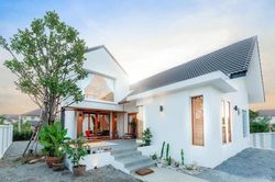 Nhà cấp 4 chữ L như khung cảnh phim Hàn Quốc, phòng tắm ngập tràn ánh nắng