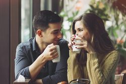 Đã kết hôn nhưng có tình cảm với người khác phải làm sao?