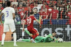 Thủ môn Courtois lập kỷ lục cứu thua ở chung kết Champions League
