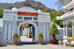 Bài 1: Kênh Vĩnh Tế được đào trong bao lâu?