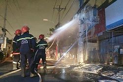 Cảnh báo chập cháy điện khi mưa bão kèm giông lốc kéo dài