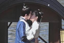 Hậu trường cảnh hôn của Lưu Diệc Phi và Trần Hiểu