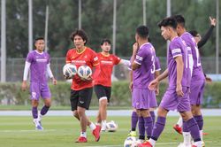 Huấn luyện viên Gong Oh-kyun và sứ mệnh với bóng đá Việt Nam