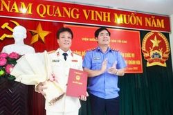 Trao quyết định bổ nhiệm Phó viện trưởng VKSND tỉnh Khánh Hòa
