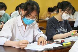 Tăng tốc ôn tập, giải tỏa sức ép tâm lý cho học sinh lớp 12