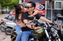 Khánh Thi đi thử váy cưới, hứa hẹn một hôn lễ cổ tích cùng Phan Hiển?
