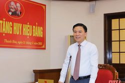 Ban Thường vụ Tỉnh ủy trao Huy hiệu 55 năm tuổi Đảng cho đồng chí Nguyễn Đức Kiền