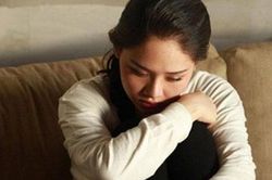 Bồ trẻ của chồng liên tục thách thức tôi ly hôn còn hứa thưởng lớn