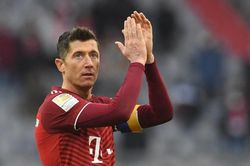 Barca nhận tin 'sét đánh' về thương vụ Lewandowski