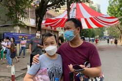 Trường THCS Ngoại ngữ tuyển sinh lớp 6: Khốc liệt tỉ lệ chọi 1/19, nhiều phụ huynh lo 'trắng tay'