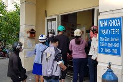 Mỗi nhân sự trạm y tế phải 'gánh' gần 6.000 dân
