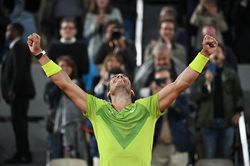 Đòi nợ Djokovic, Nadal lần thứ 15 vào bán kết Roland Garros