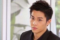 Dở khóc dở cười khi bố mẹ chồng ủng hộ con dâu hết mình
