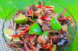Ba khía trộn đơn giản nhưng gây nghiện, ăn vào ngày mưa thì đưa cơm phải biết