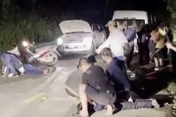 Bị vây bắt, 2 đối tượng ôm 15 bánh heroin điên cuồng bắn trả