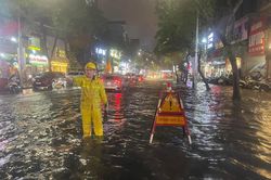 Tăng cường ứng trực hạn chế ngập úng ở Hà Nội