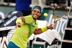 Rafael Nadal khẳng định vị thế 'vua' sân đất nện