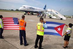 Mỹ dỡ loạt hạn chế bay với Cuba từ thời cựu Tổng thống Donald Trump