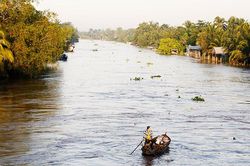 Dòng sông tạo nên nơi gạo trắng nước trong