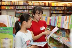 Xã hội hóa sách giáo khoa và giá sách giáo khoa: Nhìn nhận từ lợi ích cộng đồngTin khácNgười đi tìm hình của nướcChính quyền điện tử góp phần đẩy mạnh cải cách hành chính