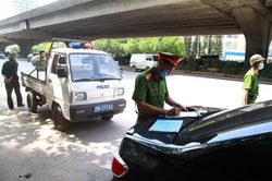 BCĐ 197 phường Đại Kim: Xử lý 'điểm nóng' về vi phạm an toàn giao thông trên đường Nguyễn Xiển