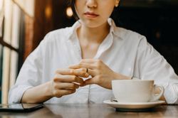 Chiếc nhẫn cưới của chồng cũ