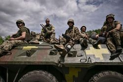 Tổng thống Zelensky tiết lộ thiệt hại thực sự của quân đội Ukraine ở Donbass