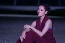 Thấy chồng trằn trọc mãi không ngủ, tôi hỏi lý do thì anh nói: 'Chúng mình ly dị nhé' làm toàn thân tôi cứng đờ