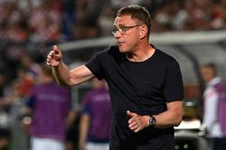 HLV Rangnick giúp tuyển Áo chơi thăng hoa