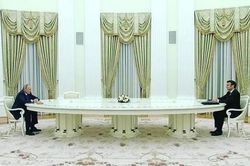Tổng thống Pháp điện đàm với ông Putin hơn 100 giờ