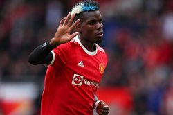 Pogba đứng đâu trong top 10 hợp đồng tệ nhất của MU?