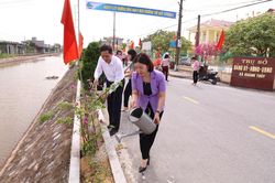 Phụ nữ Khánh Thủy hưởng ứng Ngày Môi trường thế giới năm 2022