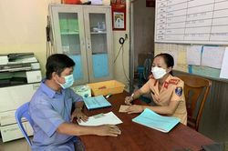 Xử lý tài xế xe buýt ngang nhiên vượt đèn đỏ tại giao lộ đông đúc ở TP.HCM