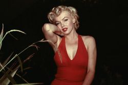 9 nguyên tắc làm đẹp vàng tạo nên vẻ đẹp trứ danh cho bom sex Marilyn Monroe