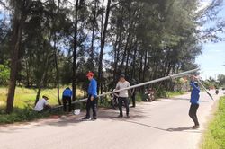Chi đoàn Sở Công thương hỗ trợ 80 triệu đồng xây dựng công trình ánh sáng đường quê tại thôn Ba Tư