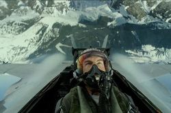 Vì sao 'Top Gun Maverick' của Tom Cruise trở thành bộ phim độc nhất vô nhị trong lịch sử Hollywood?