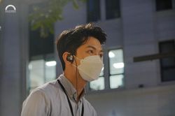 Chàng trai làm hướng dẫn viên 'gây sốt' vì góc nghiêng như diễn viên Hàn, nhiều bạn nữ xin info