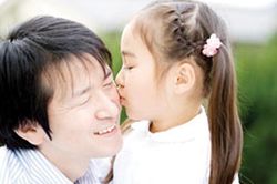 Anh nói muốn sống cùng mẹ con tôi nhưng không chịu ly hôn vợ