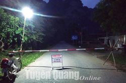 Lâm Bình tạm dừng các phương tiện qua lại khu vực đèo Khau Lắc