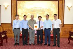 Văn hóa - Nghệ thuật Thông tin văn hóa Trao Quyết định cho phép Bảo tàng Đại tướng Nguyễn Chí Thanh đi vào hoạt động