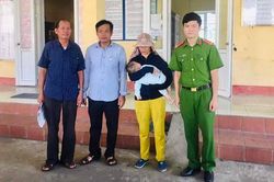 Bé trai nặng 8kg bị bỏ rơi trong làn nhựa gần khu vực nhà máy nước ở Hải Dương