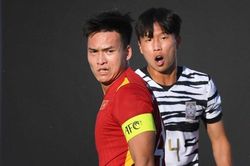 CĐV ầm ĩ, cầu thủ bị ảnh hưởng tâm lý