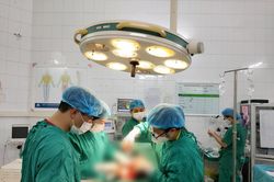 Phát hiện u xơ 3kg trong tử cung sau thời gian tự dùng thảo dược điều trị