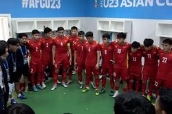 Khoảnh khắc HLV Gong Oh-kyun 'truyền lửa' cho cầu thủ U23 Việt Nam
